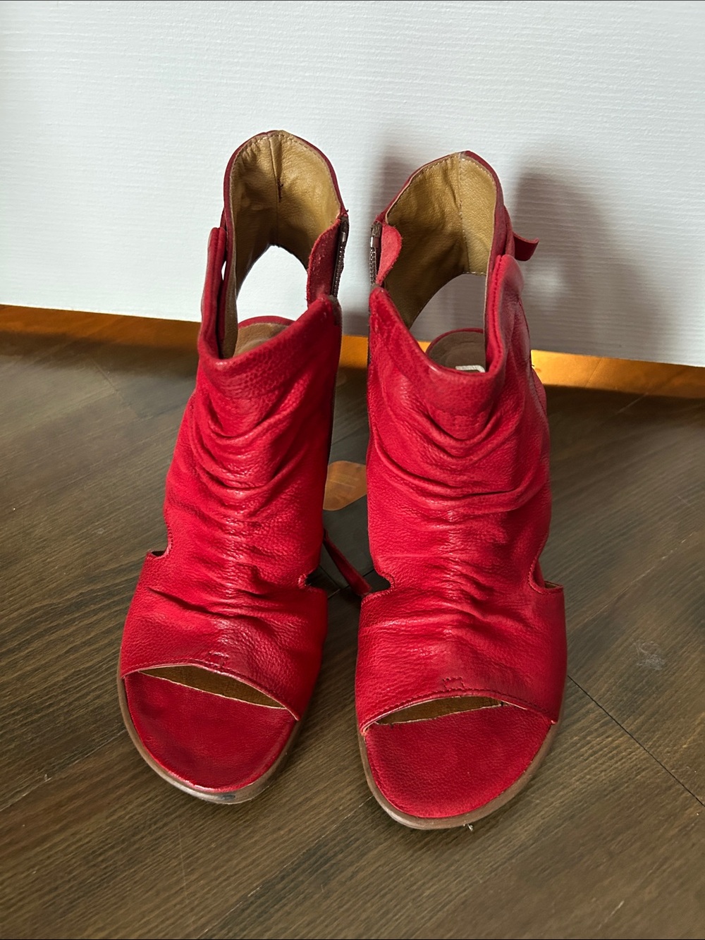 Ruched Open-Toe Red Leather Heeled Sandals